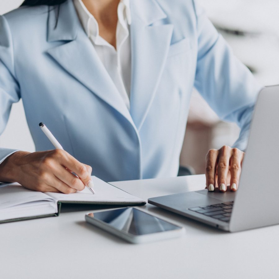 legal services plus abogada